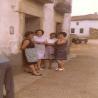 Candelas, Irene, Martina y su cuñada en la puerta de charla.